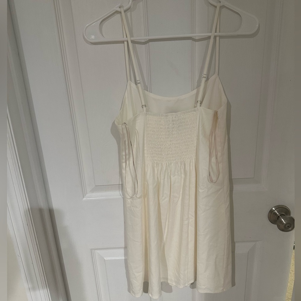 Forever 21 Off-White Spaghetti Strap Dress Size Small.